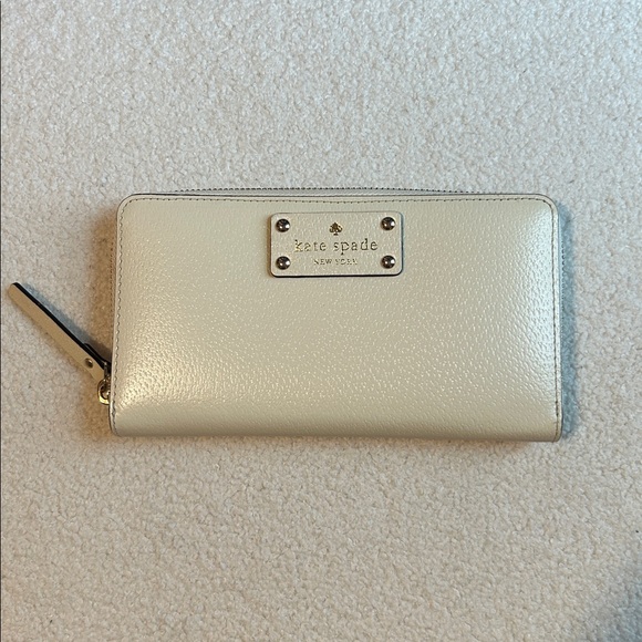 Kate Spade Cream Wallet - Picture 3 of 5